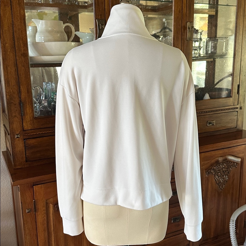 Athleta Seasoft Qquarter Zip Magnolia White Size Medium NWT - Picture 4 of 6